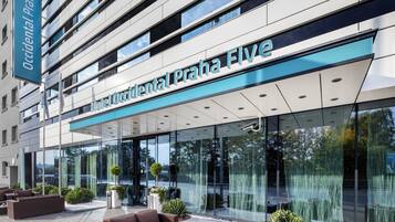 المنشأة من الخارج