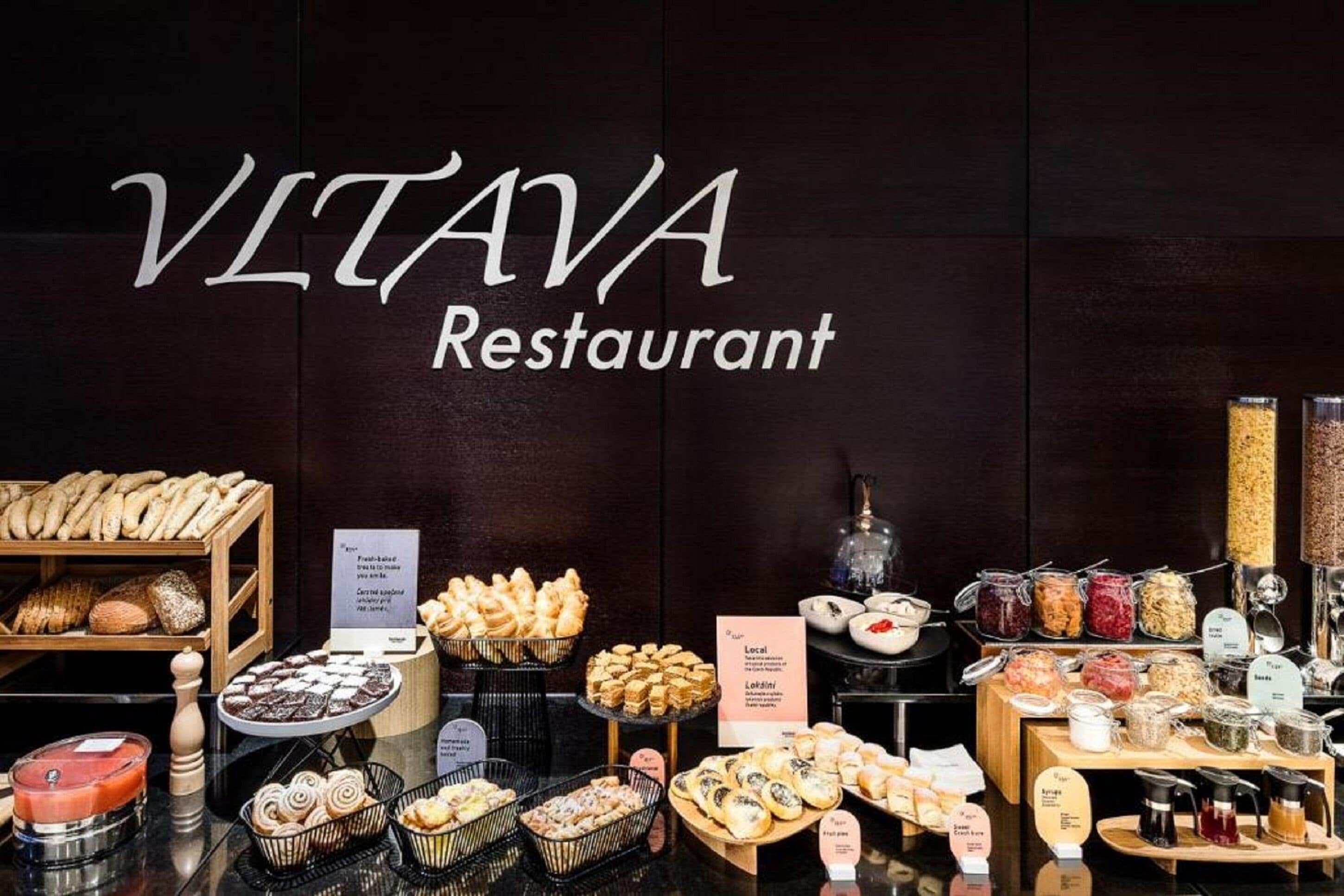 breakfast, lunch and dinner served