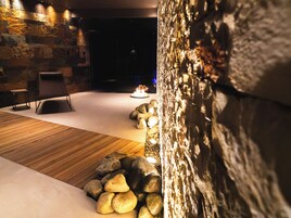 Couples treatment rooms, sauna, hot tub, steam room, Turkish bath
