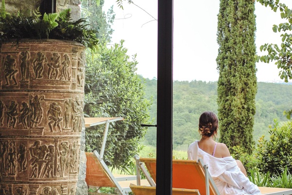 Sauna, hot tub, steam room, Turkish bath, body treatments, aromatherapy