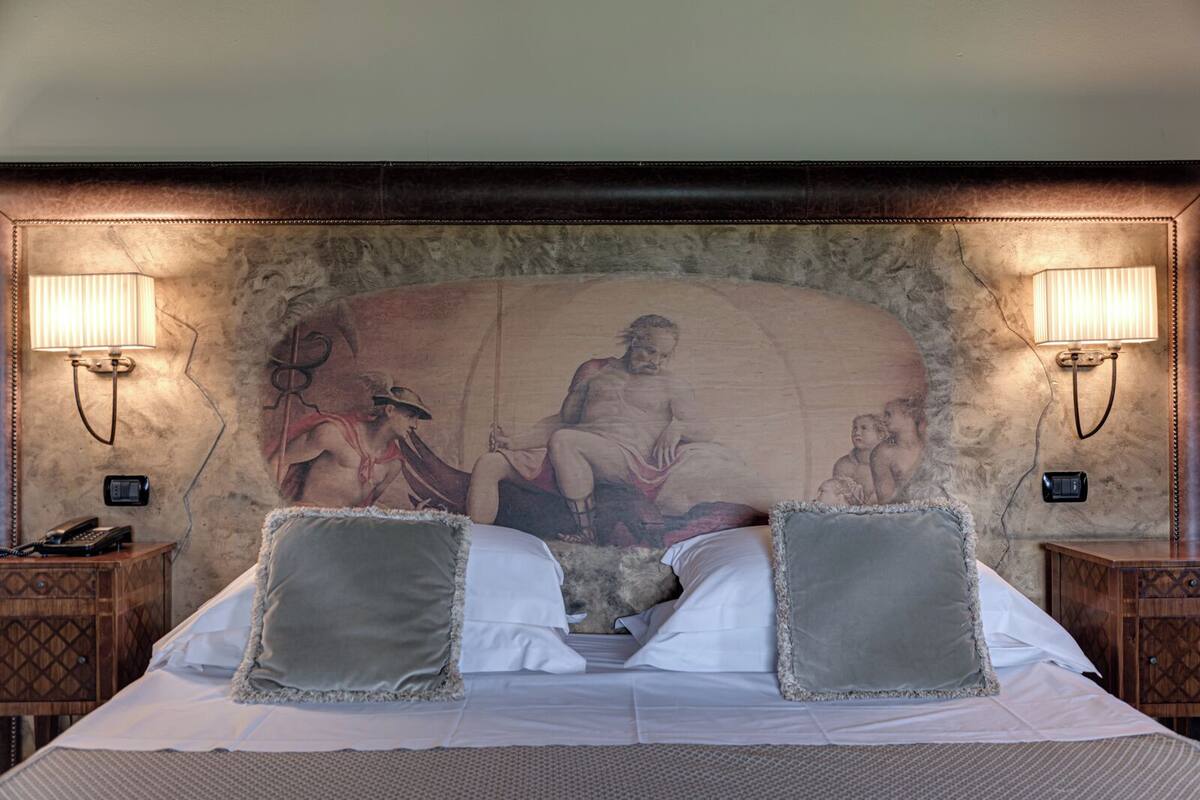 Superior Double Room (SPA Access Included) | Premium bedding, minibar, in-room safe, desk