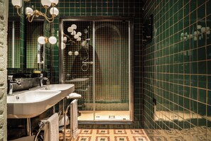 Doppia Delux Annex Building (SPA Access Included) | 고급 침구, 미니바, 객실 내 금고, 책상