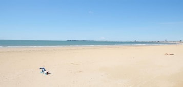 Una playa cerca