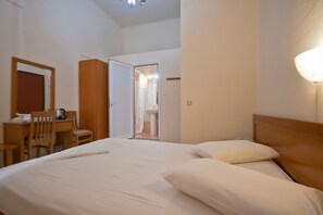 Quarto standard | Cofres nos quartos, escrivaninha, Wi-Fi de cortesia