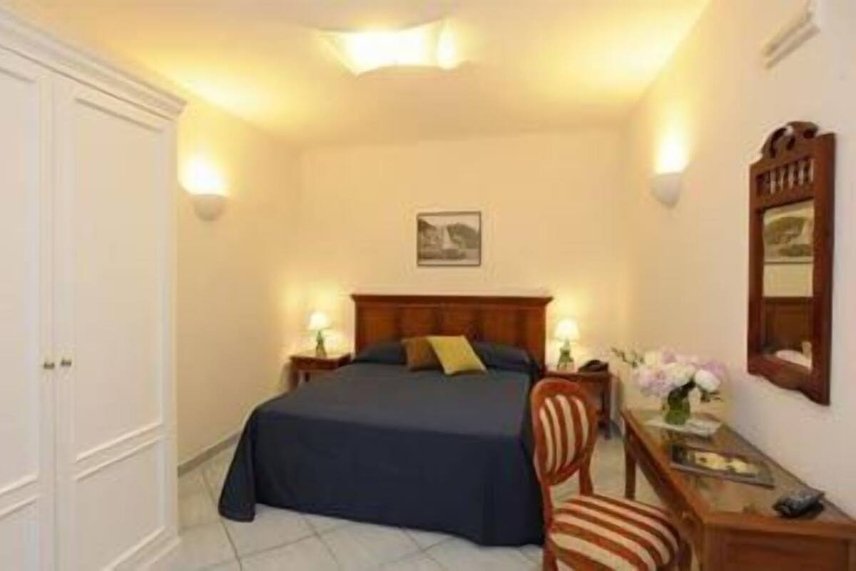 Colchones Select Comfort, minibar, escritorio