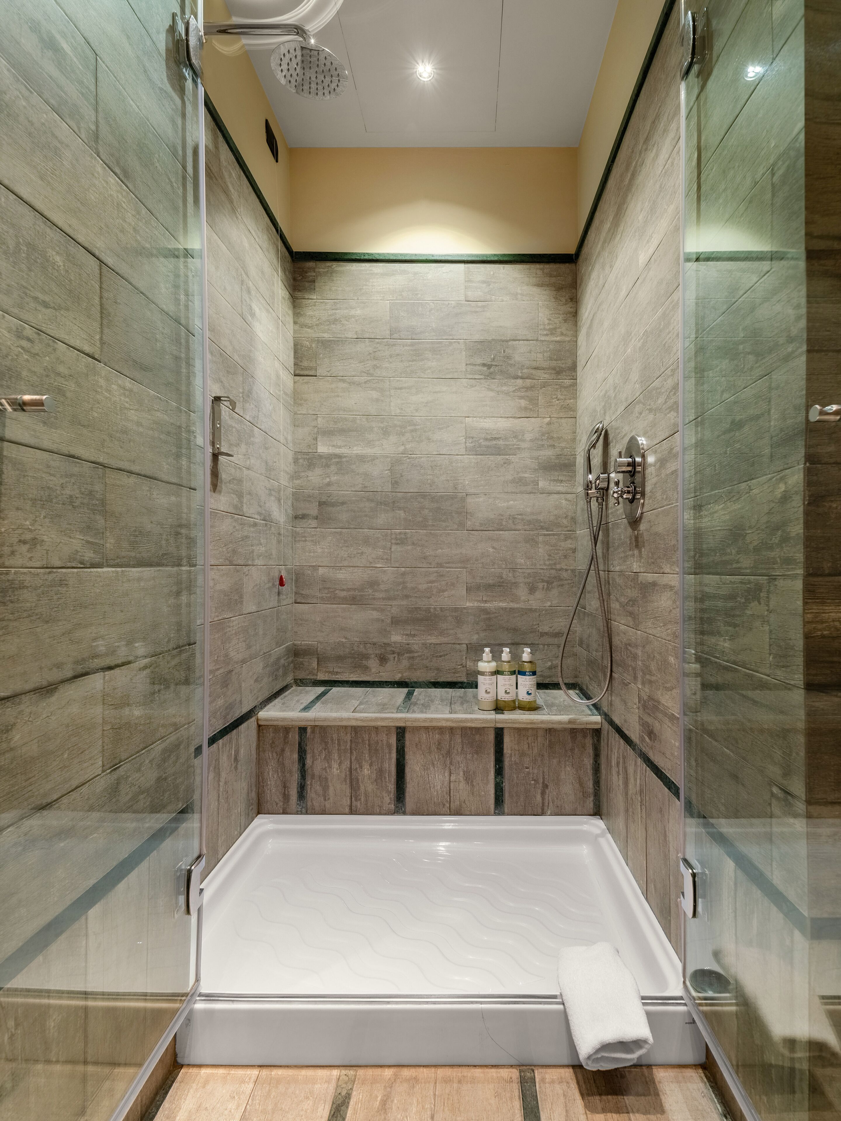 Photo - Numa Milan Camperio