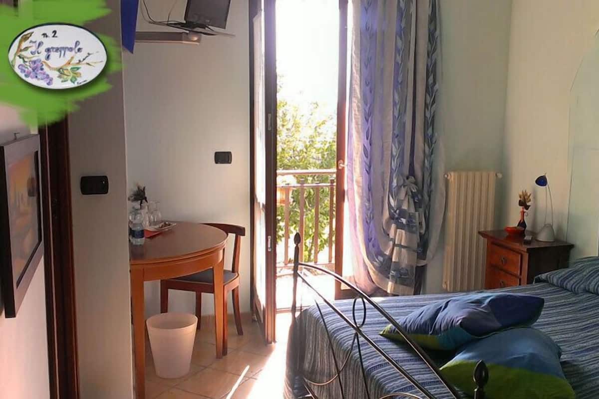 Double Room | Select Comfort beds, desk, iron/ironing board, rollaway beds