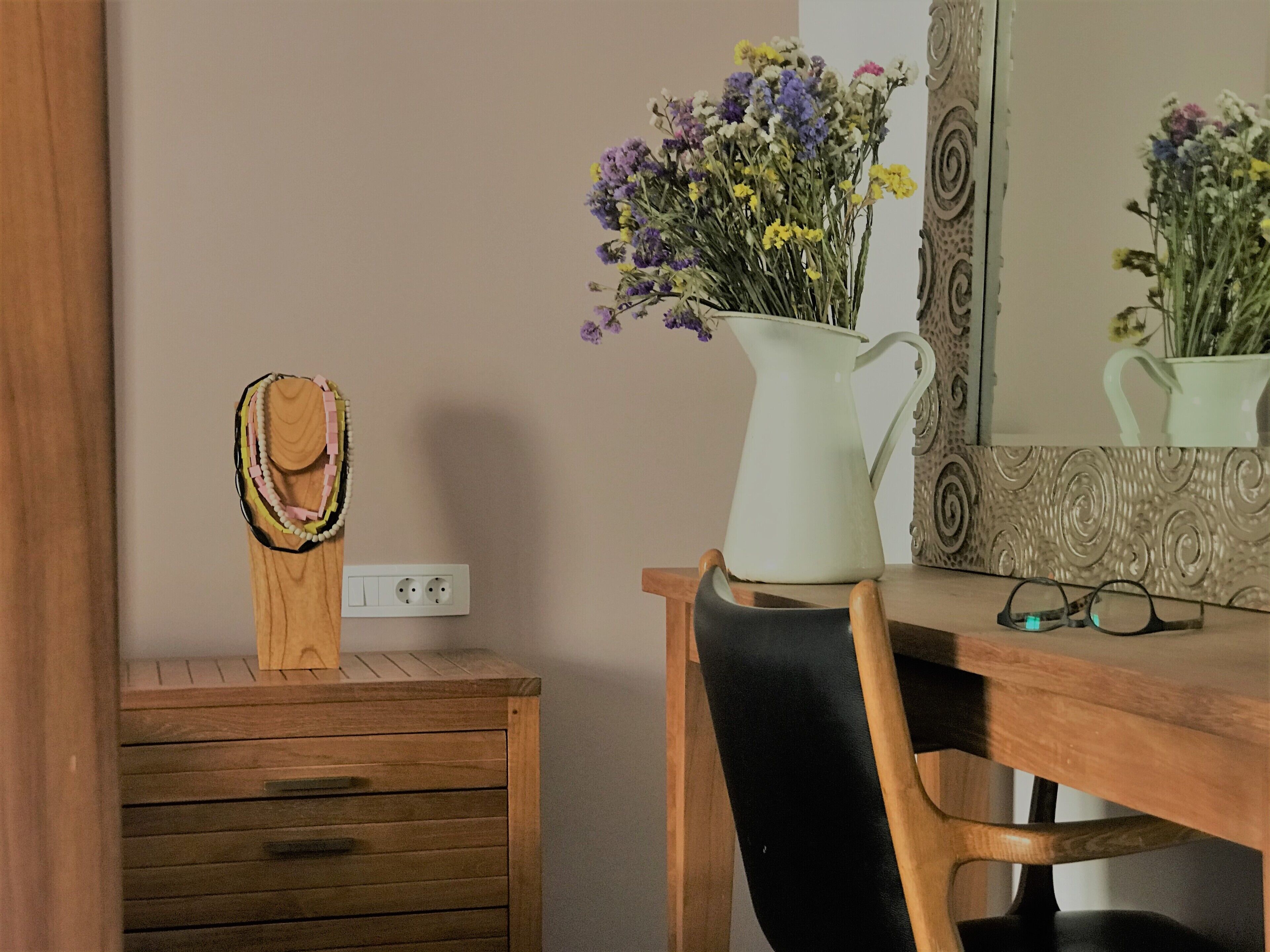 standard studio | in-room safe, individually decorated, individually furnished