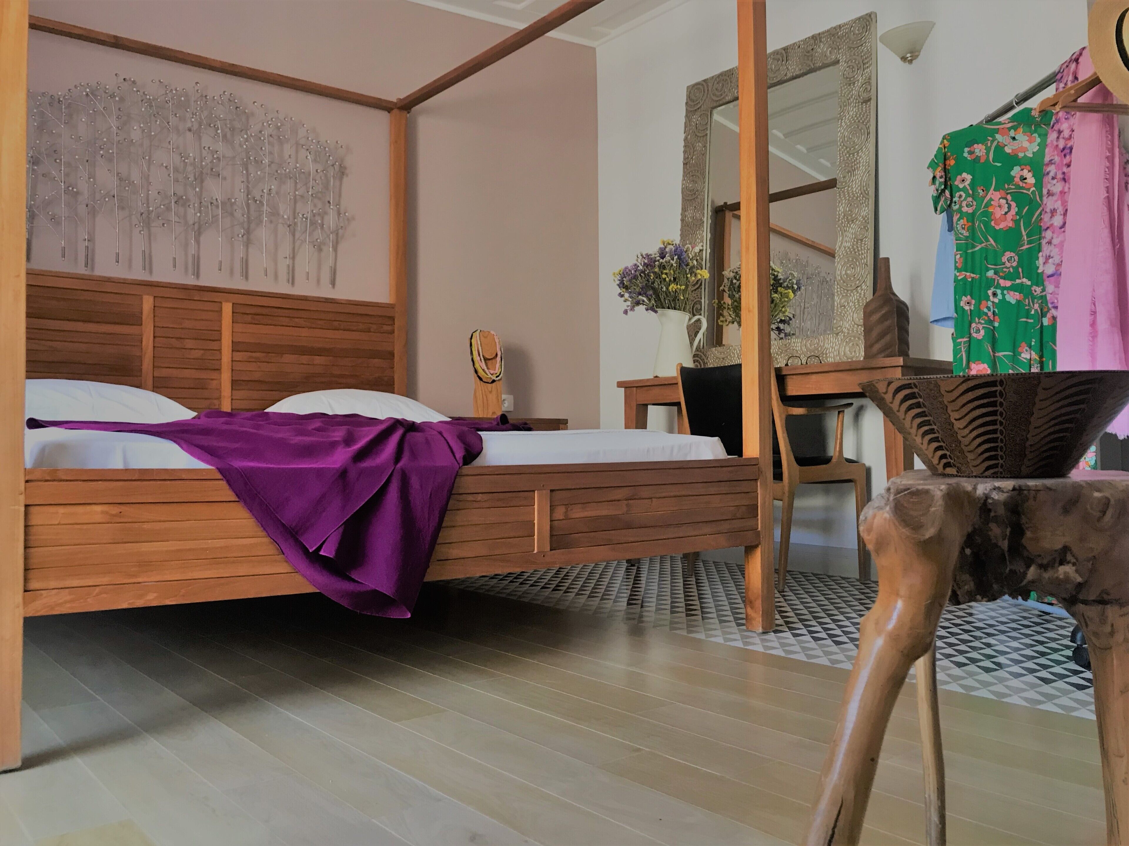 standard studio | in-room safe, individually decorated, individually furnished