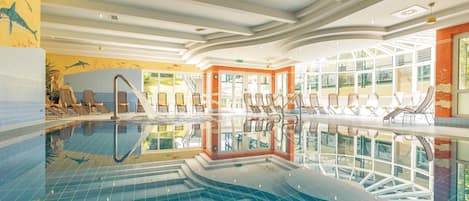 Indoor pool, sun loungers