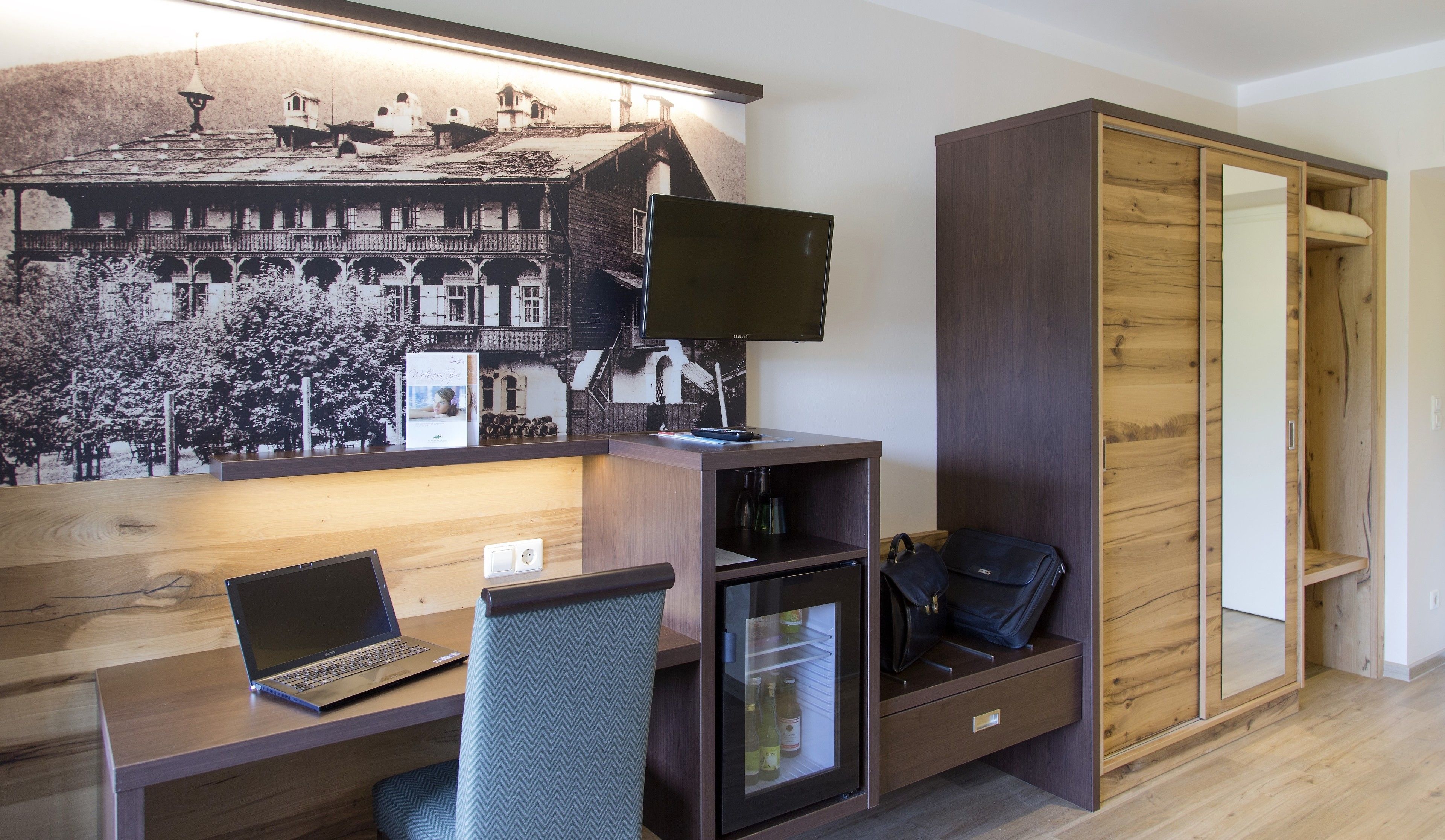 single room | room amenity