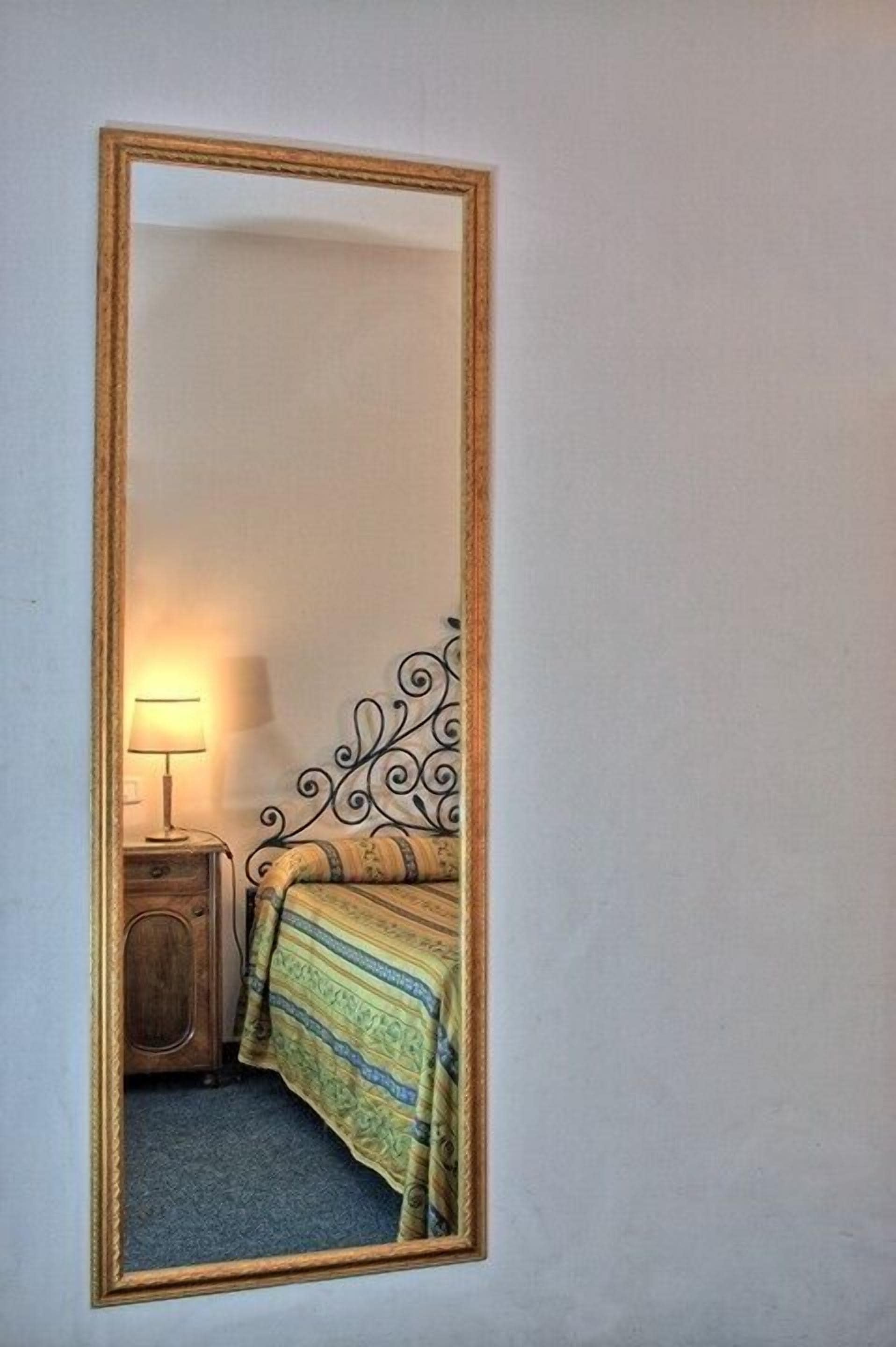 minibar, in-room safe, desk, free wifi