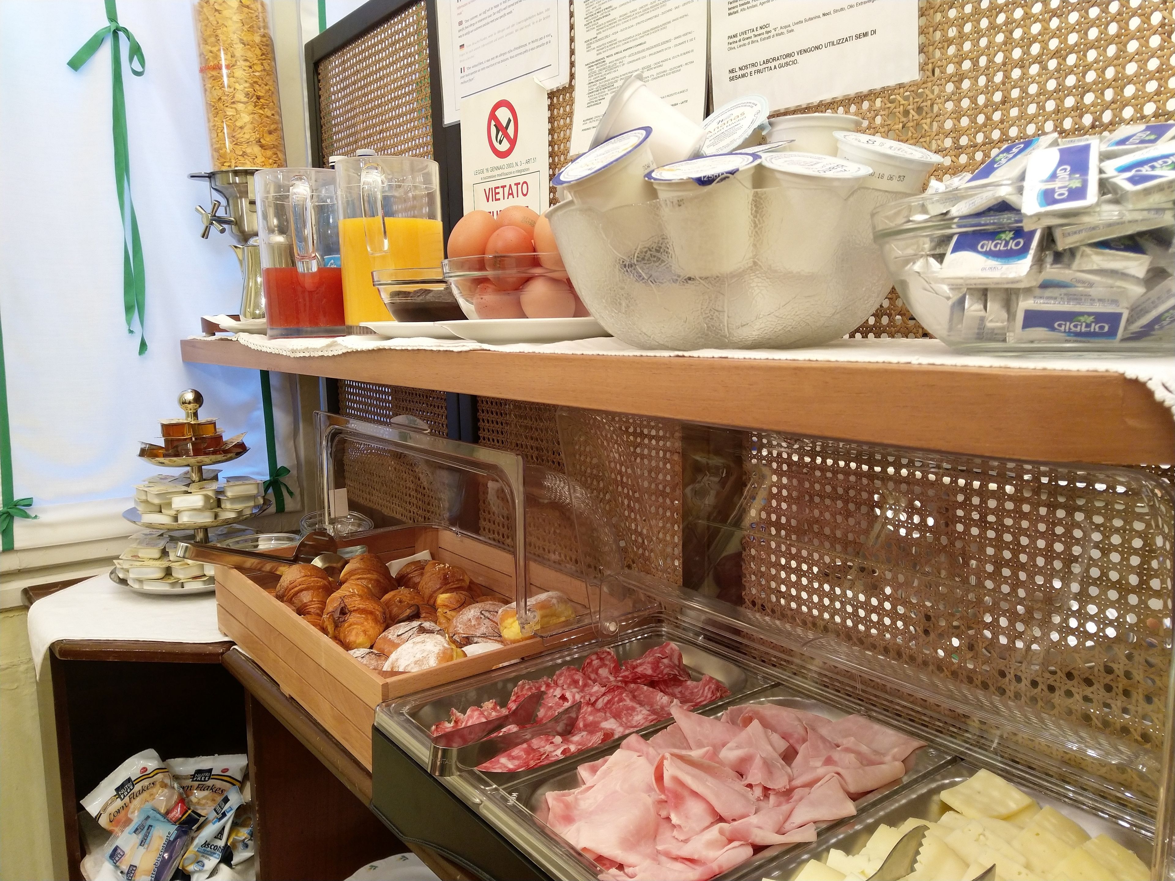 每日供應歐陸早餐 (每人 EUR14)