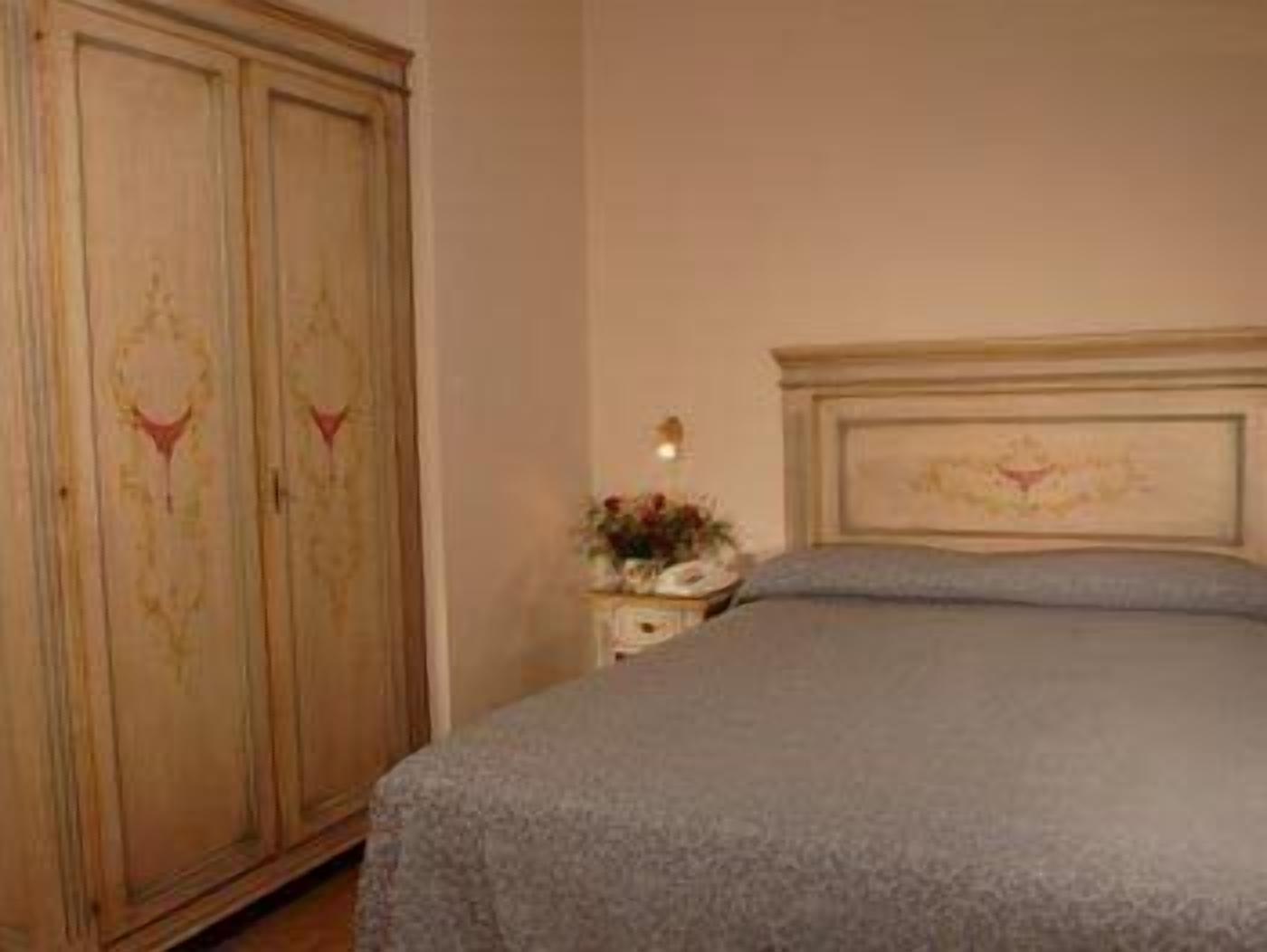 minibar, in-room safe, desk, free wifi