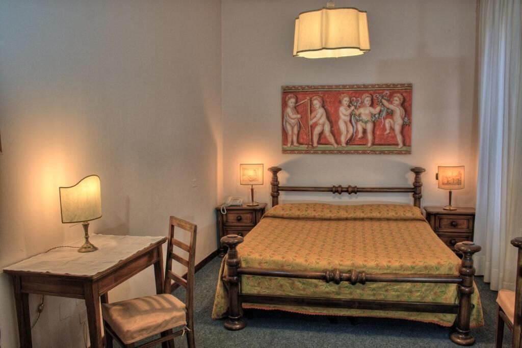 minibar, in-room safe, desk, free wifi