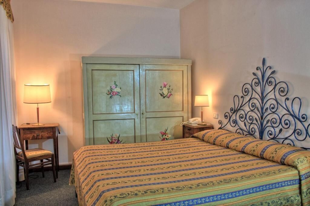 minibar, in-room safe, desk, free wifi