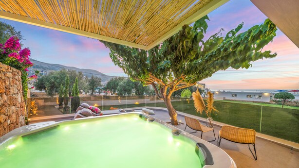 Superior Suite with outdoor Hydrojet and Sea View | Utsikt fra rommet