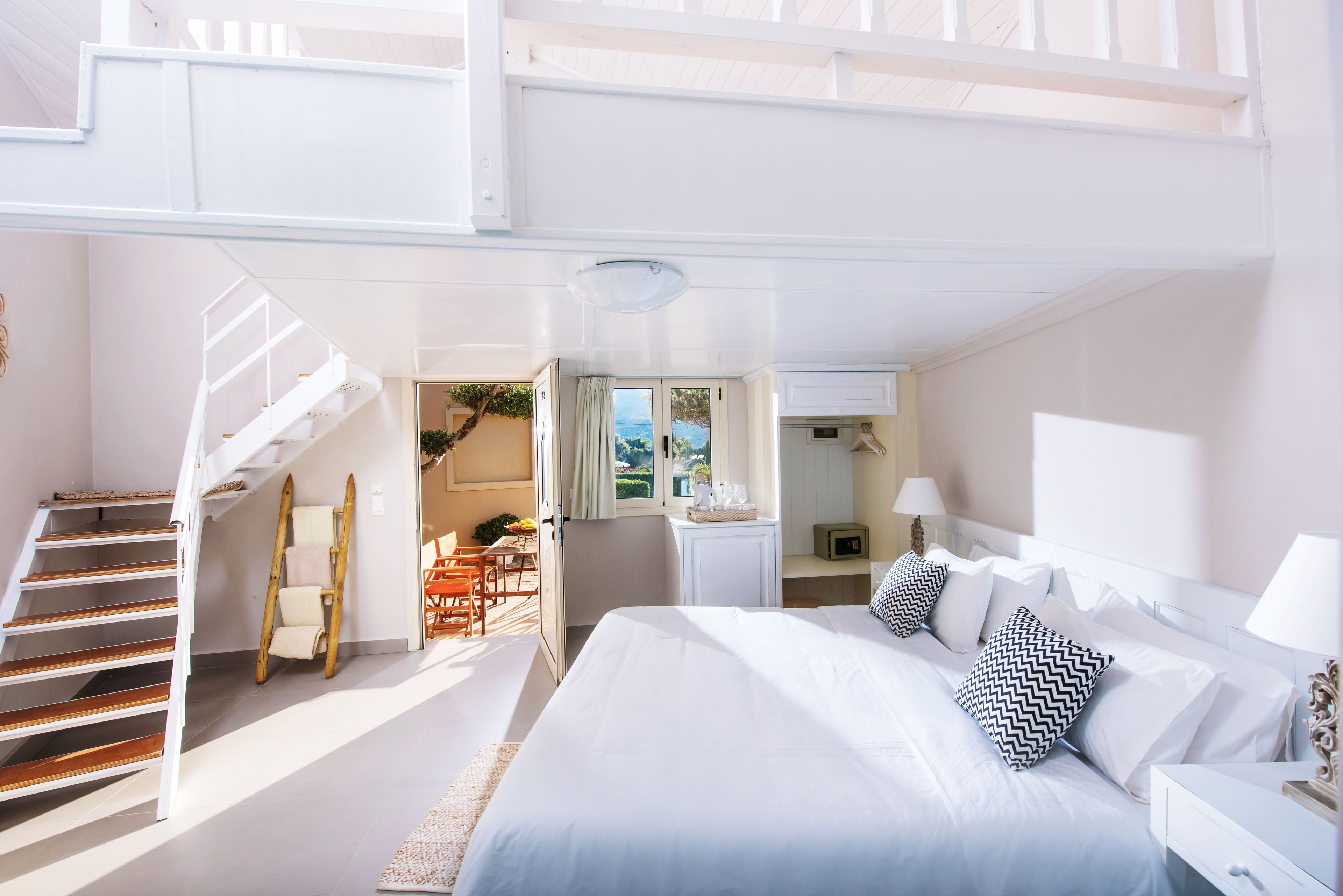 bungalow, sea view (sunset) | premium bedding, in-room safe, individually decorated, desk