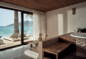 Executive Junior Suite with Sharing Pool & Sea View | Vistas desde la habitación