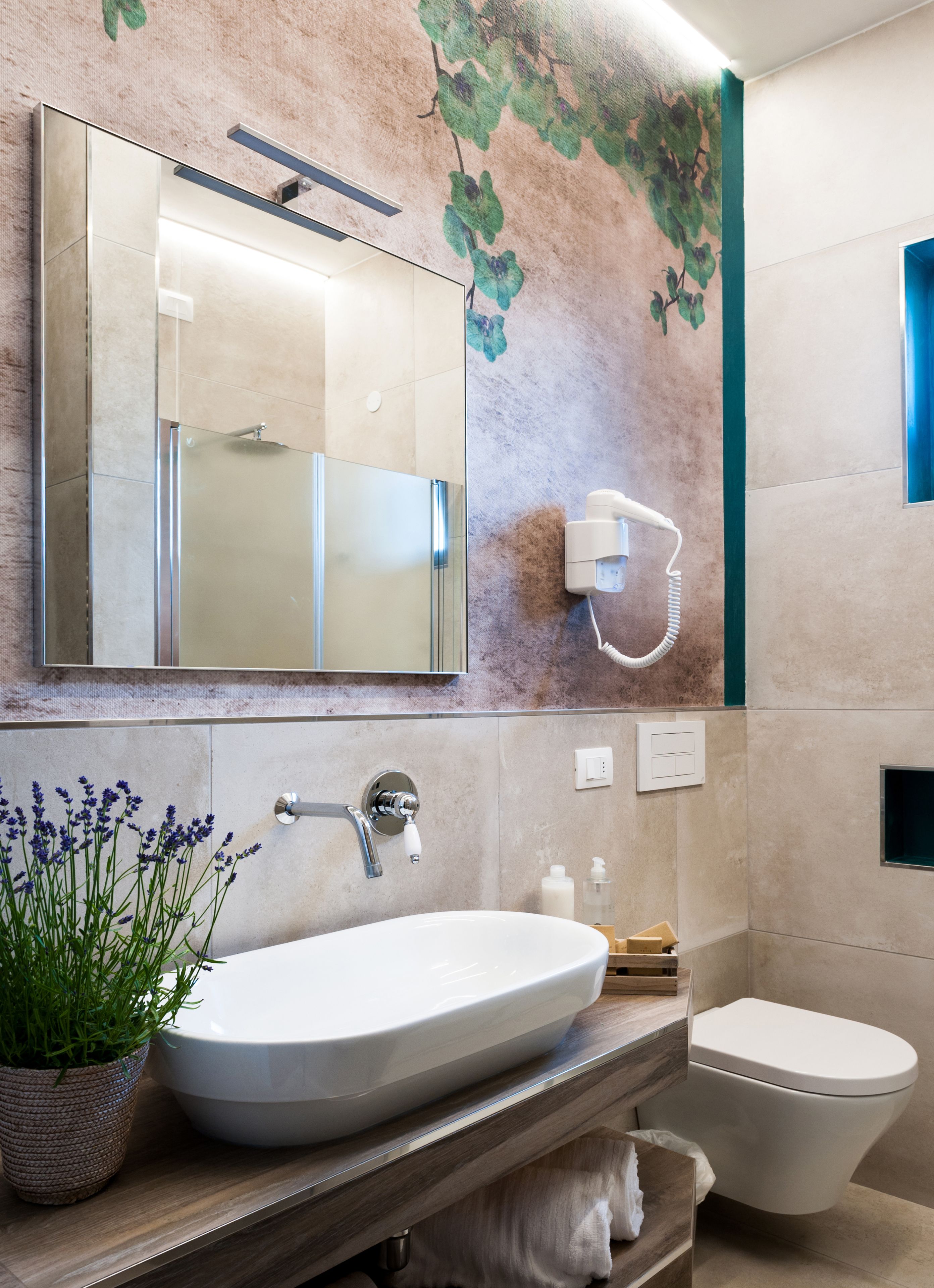 double room | bathroom | shower, free toiletries, hair dryer, bidet