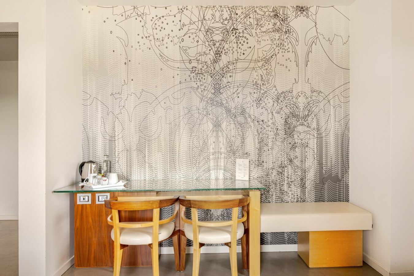 junior suite | 1 bedroom, minibar, in-room safe, desk