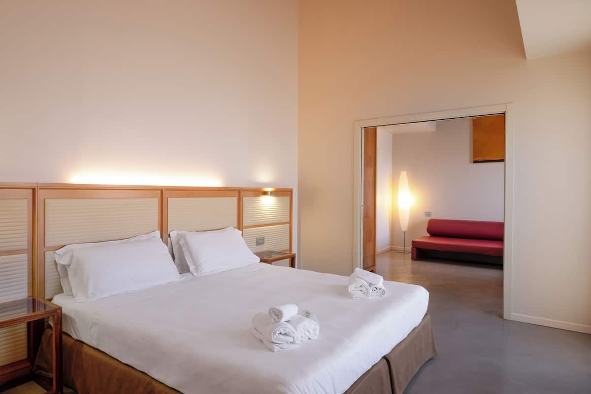 1 bedroom, minibar, in-room safe, desk