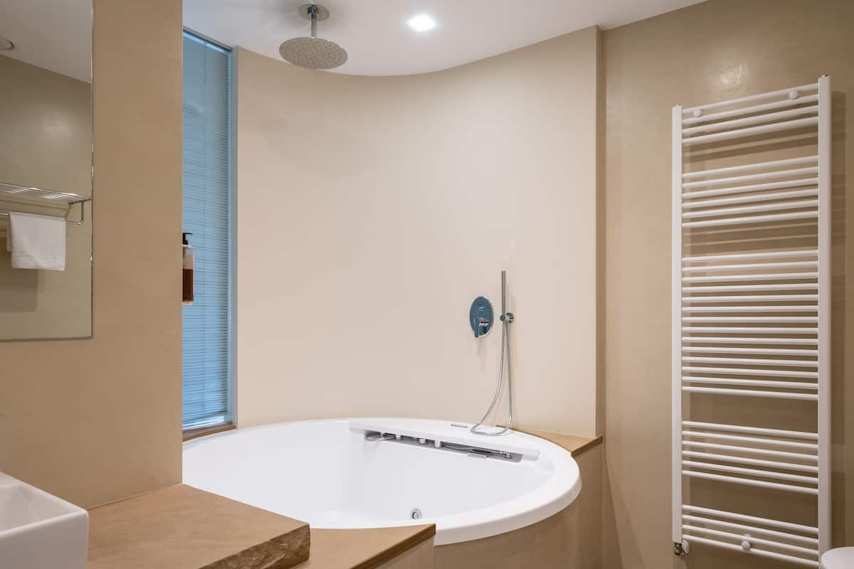 Exclusive Suite, Hot Tub | Bathroom