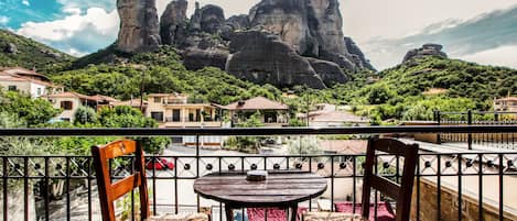 Chambre Double, balcon (Meteora View) | Vue sur les montagnes