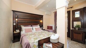 Double Room with Balcony (Meteora View)