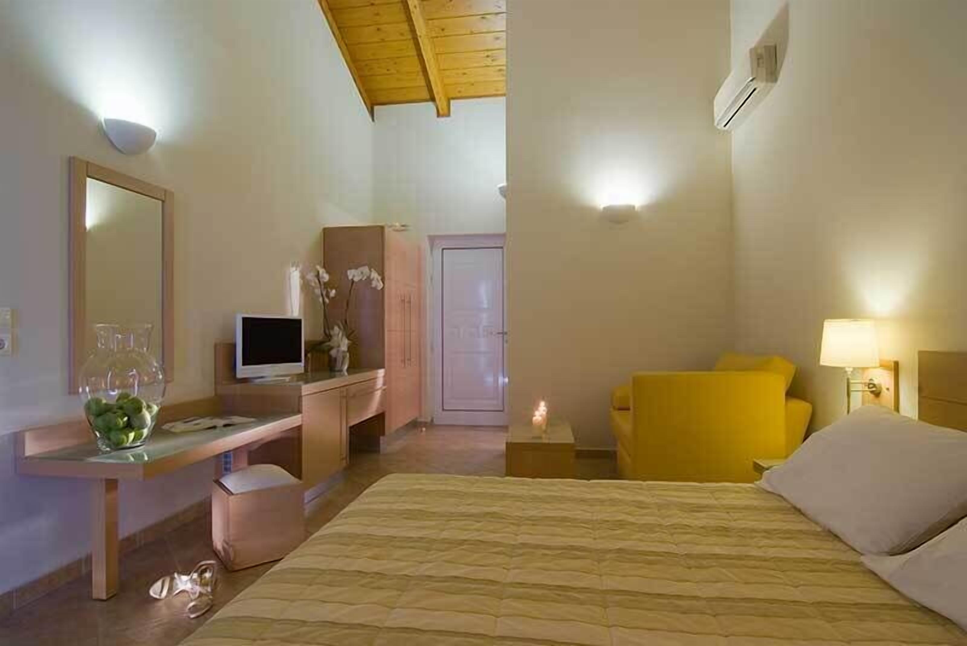 in-room safe, soundproofing, iron/ironing board, free wifi