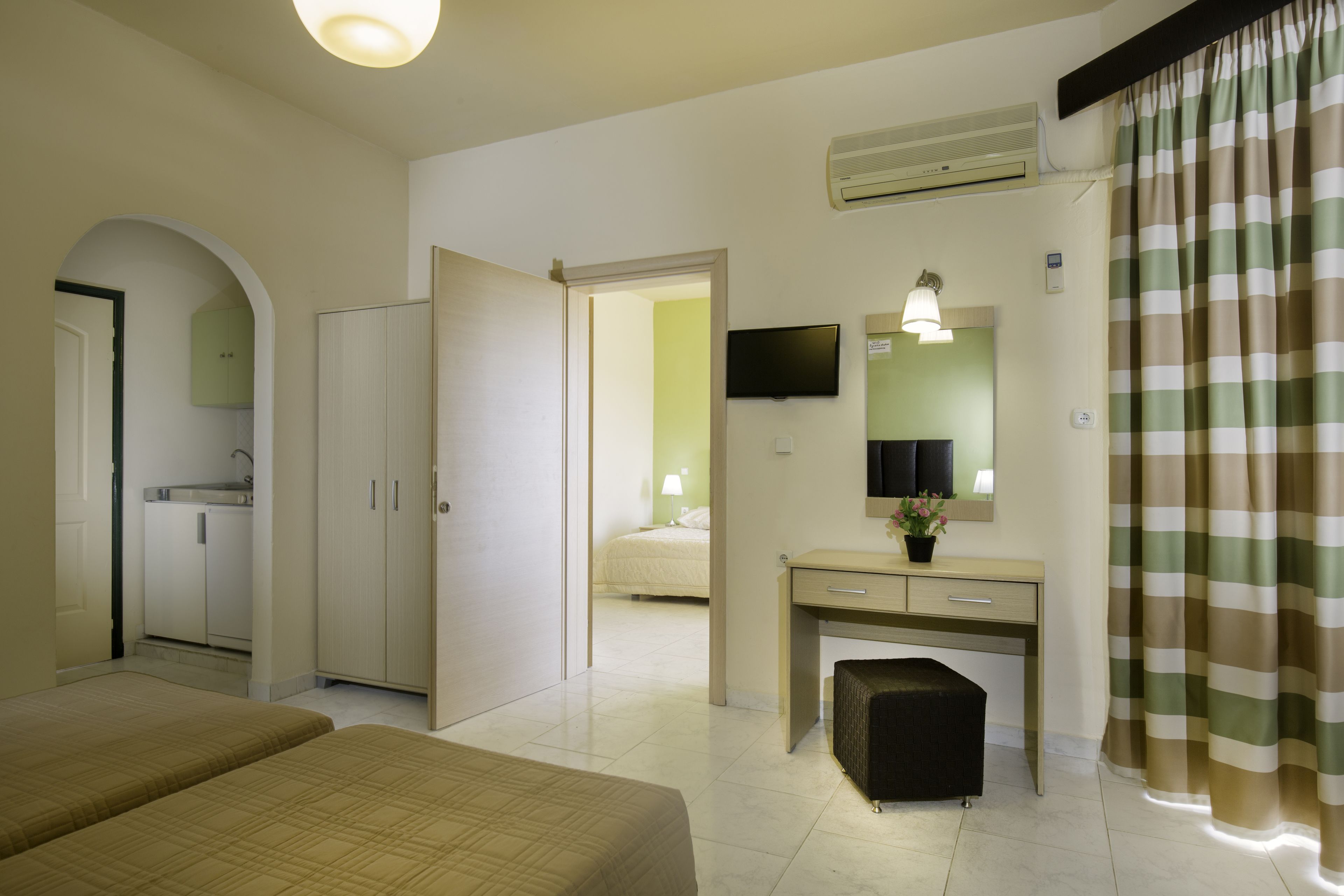 in-room safe, desk, soundproofing, iron/ironing board