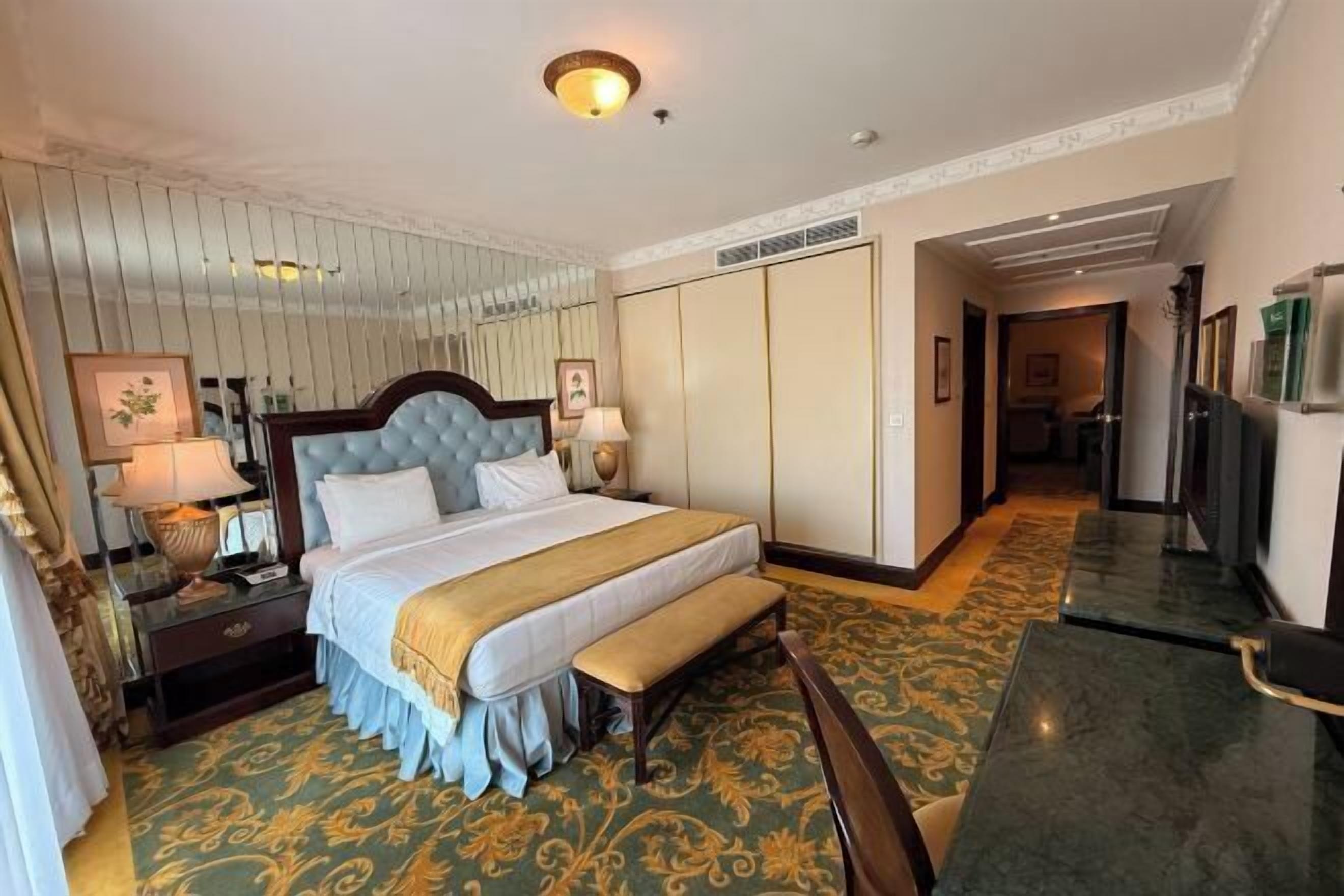 1 bedroom, premium bedding, minibar, in-room safe