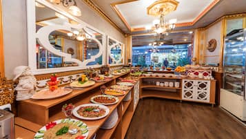 Frühstück, Mittagessen, Abendessen, internationale Küche