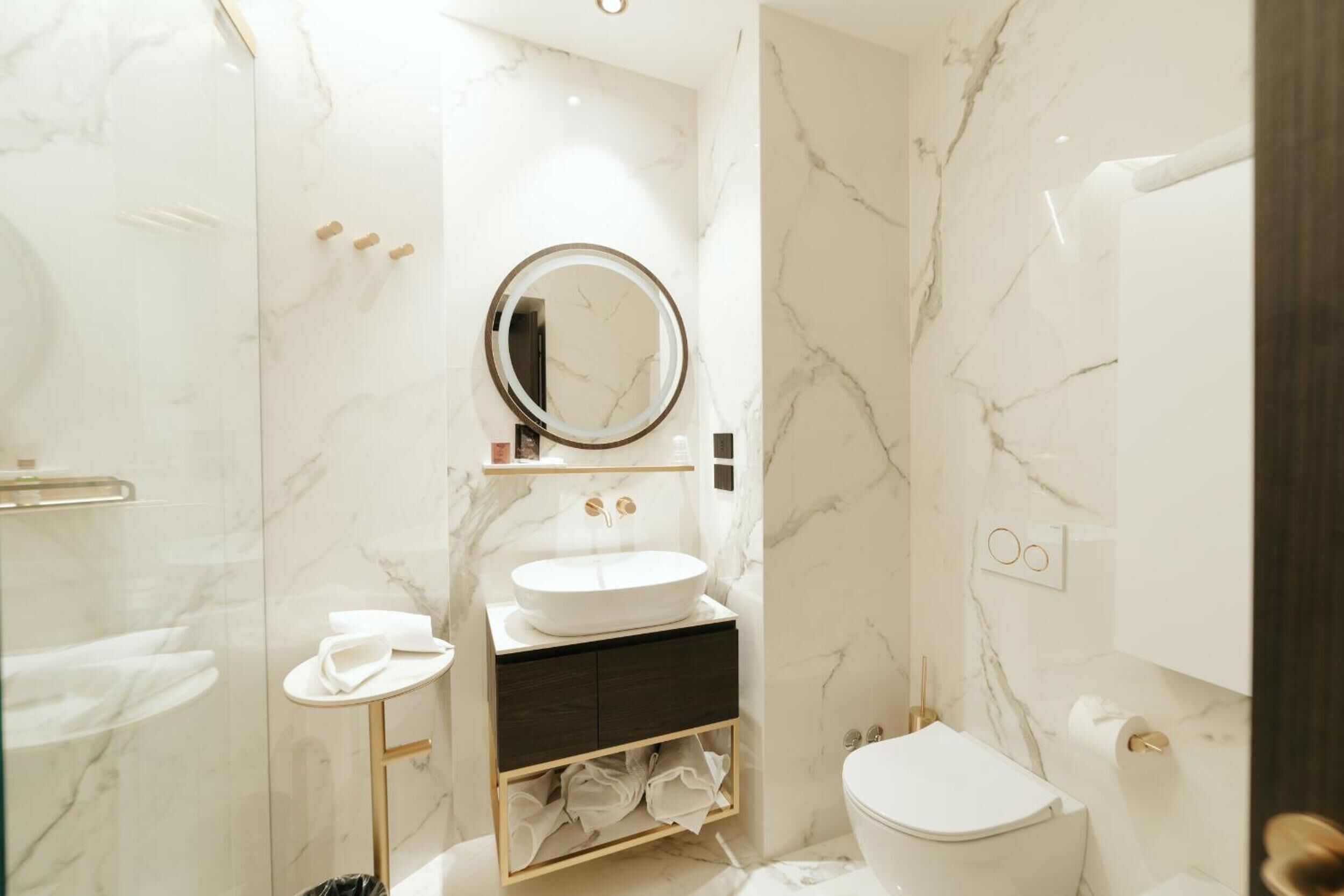 superior triple room | bathroom | free toiletries, hair dryer, towels