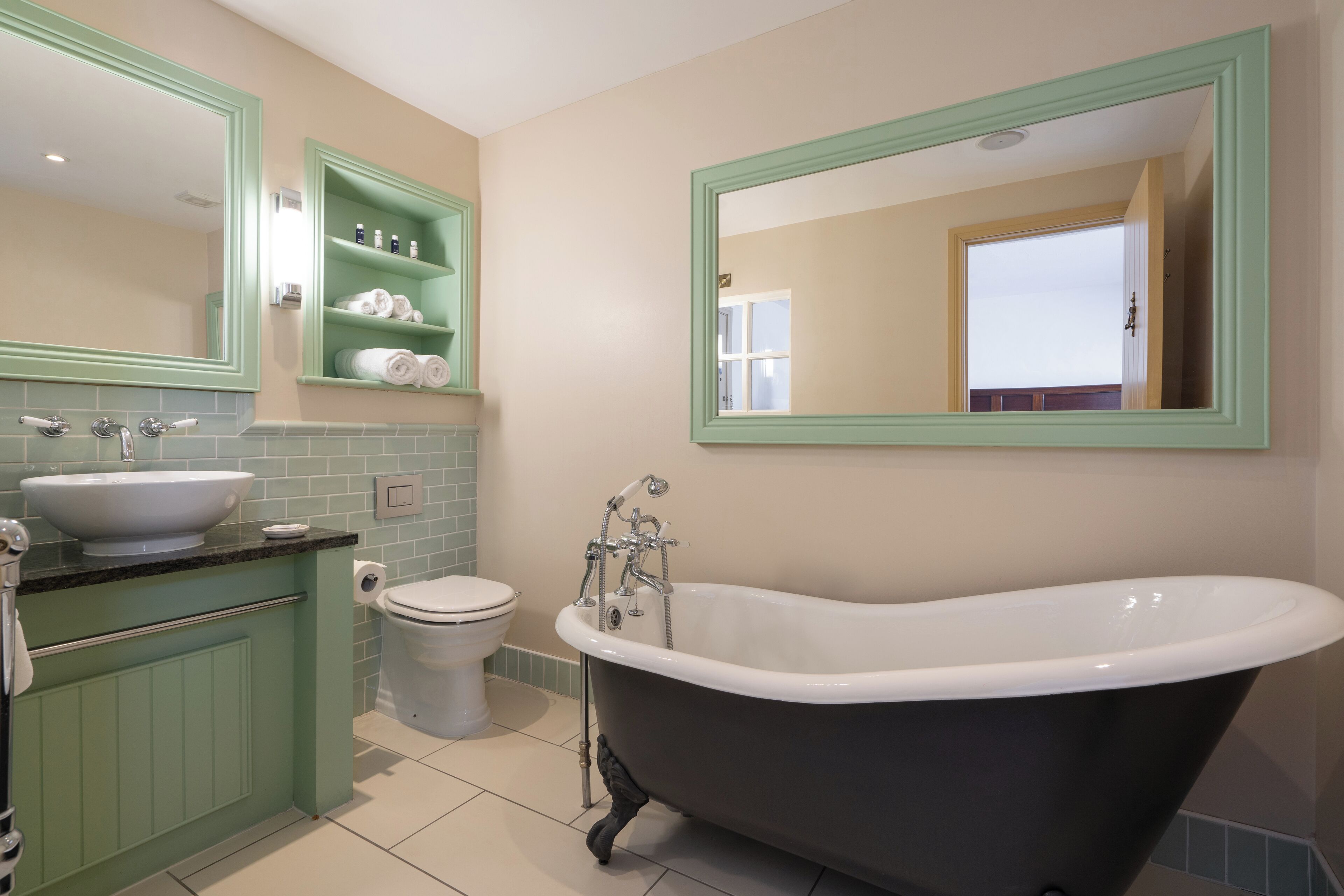 duplex, 1 bedroom, 2 bathrooms, garden view | bathroom | free toiletries, hair dryer, bathrobes, towels