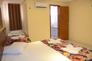 Individually decorated, individually furnished, desk, iron/ironing board - Ara Praia Hotel (Fortaleza)