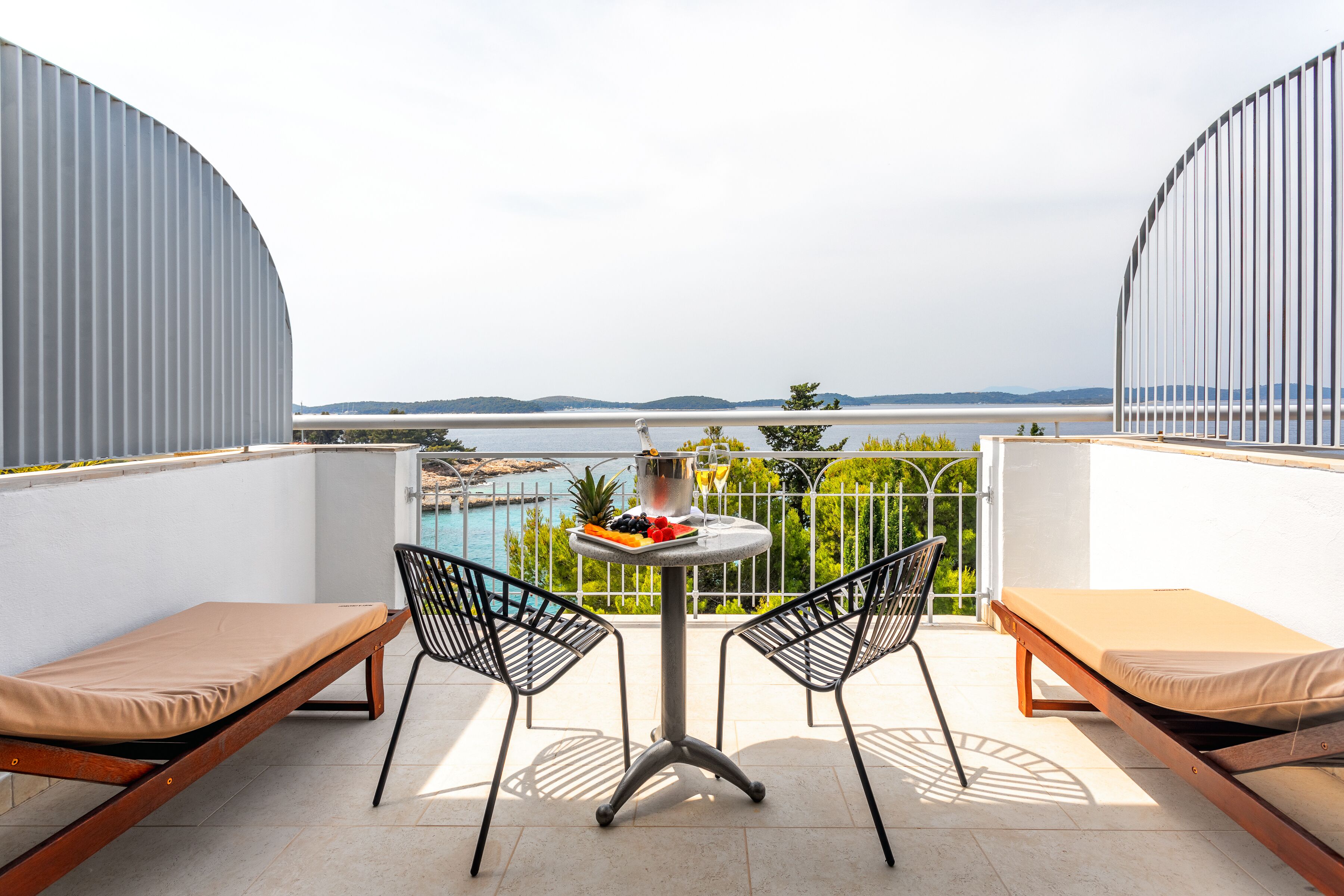 Superior Exclusive Room -Direct Sea View | 高 級寢具、Select Comfort 床墊、迷你吧、客房內保險箱