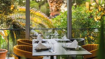 Café da manhã, almoço e jantar