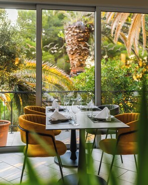 Breakfast, lunch and dinner served - Podstine Hotel (Hvar)