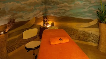 Couples treatment room(s), body treatments, aromatherapy