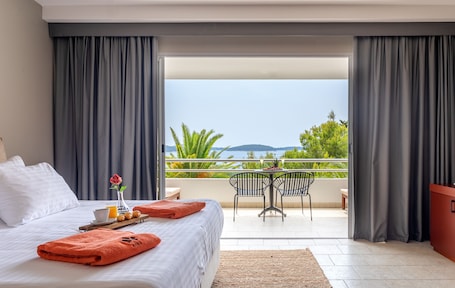 Superior Exclusive Room -Direct Sea View | Premium bedding, Select Comfort beds, minibar, in-room safe. Podstine Hotel