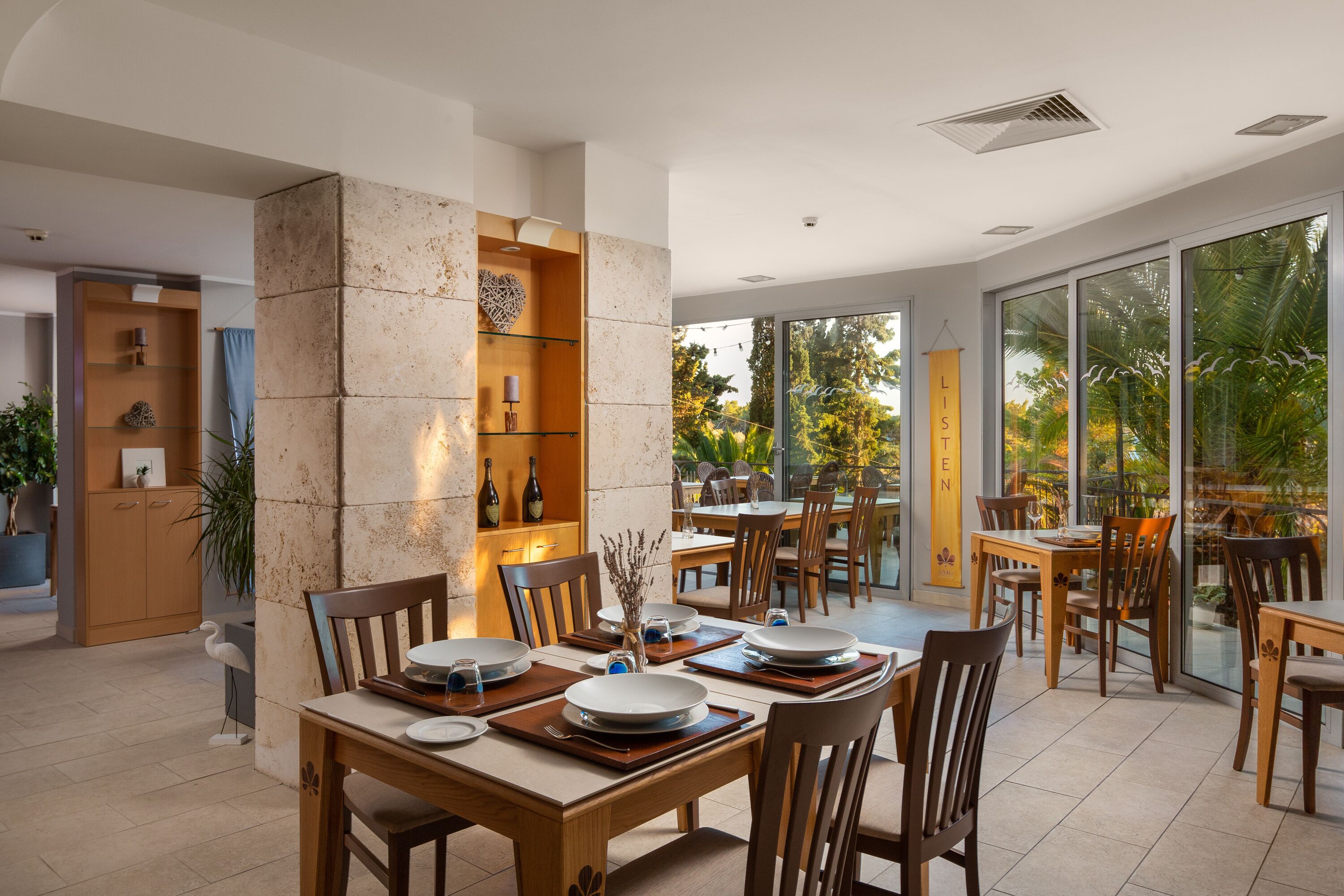 Se sirven desayunos, comidas y cenas 