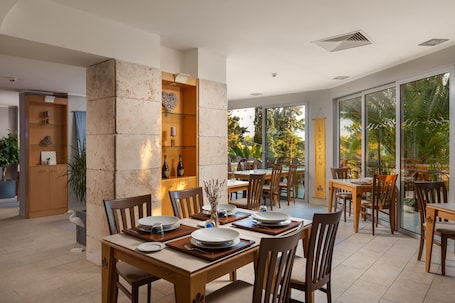 Breakfast, lunch and dinner served. Podstine Hotel