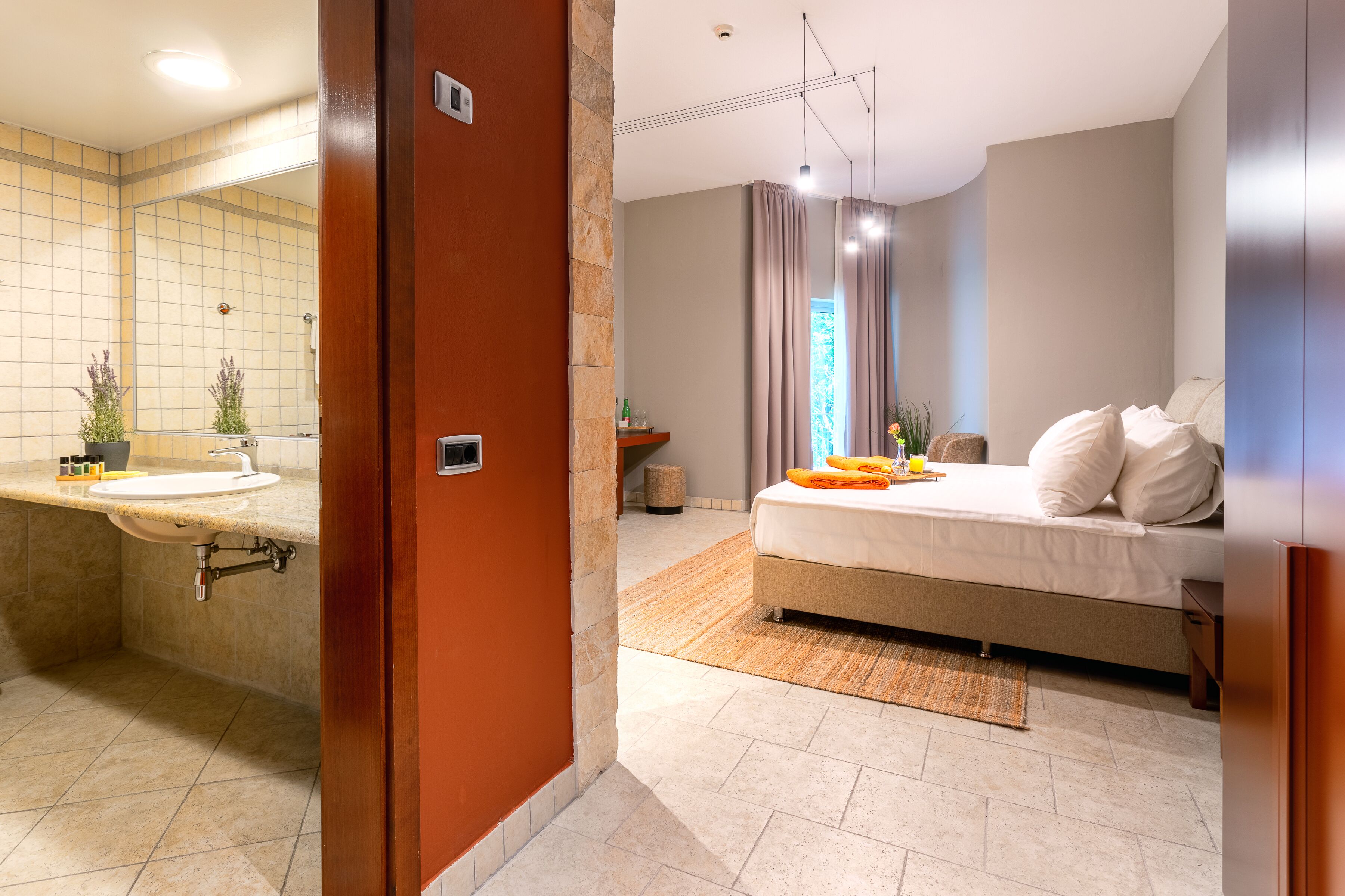 standard room, 1 double bed, garden view, corner | 1 bedroom, premium bedding, select comfort beds, minibar