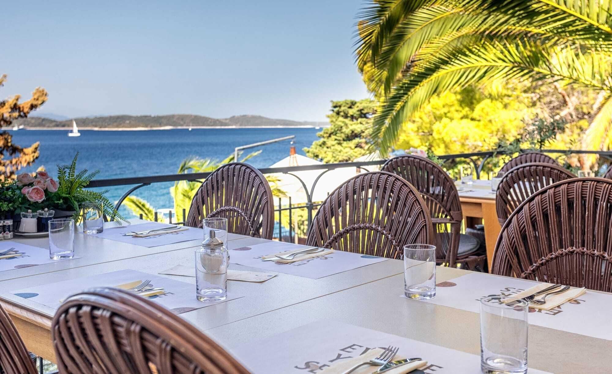 含每日吃到飽早餐