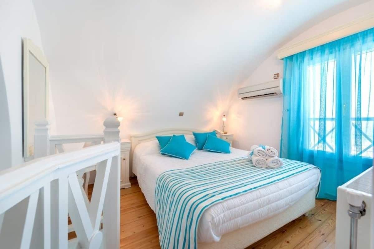 Superior Duplex, Hot Tub, Partial Sea View (Terpsichore) | 1 bedroom, minibar, in-room safe, individually decorated