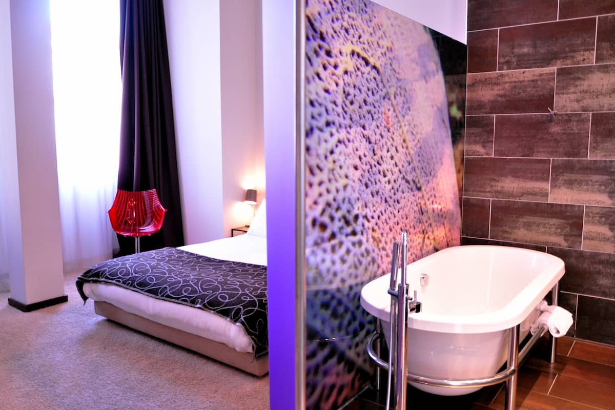 Superior tweepersoonskamer | Select Comfort-bedden, een minibar, een kluis op de kamer