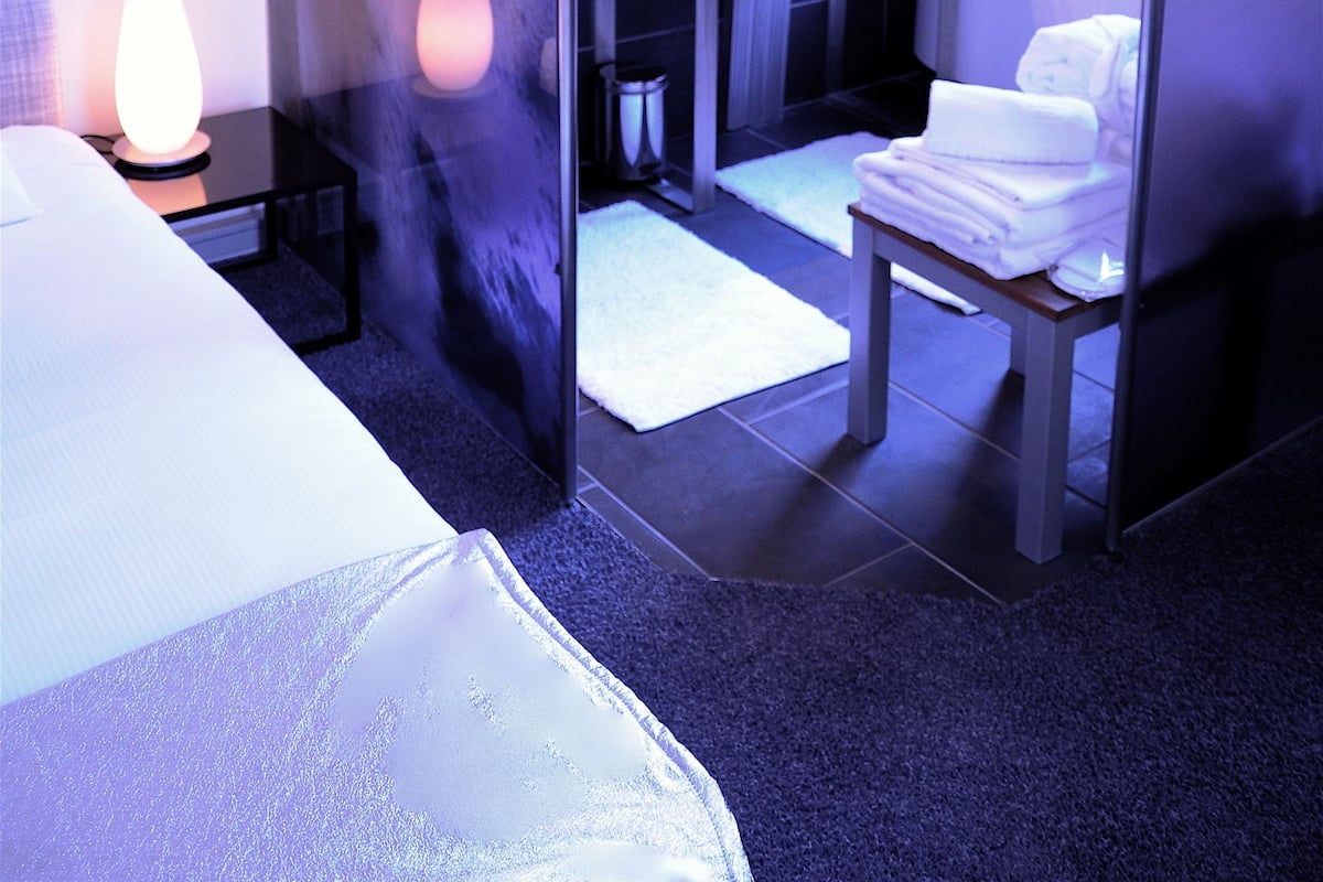 Deluxe tweepersoonskamer | Select Comfort-bedden, een minibar, een kluis op de kamer