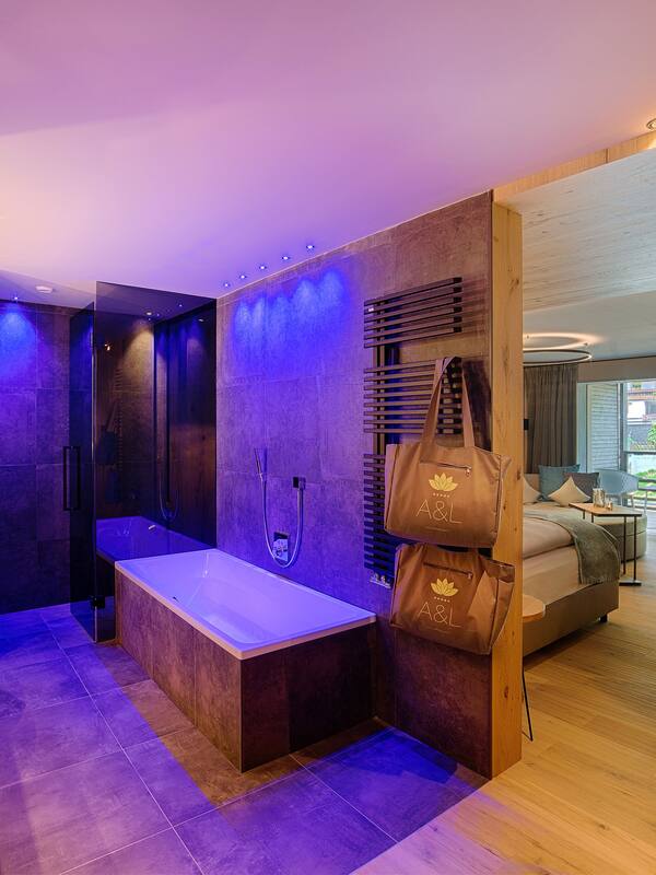 Suite | Bathroom