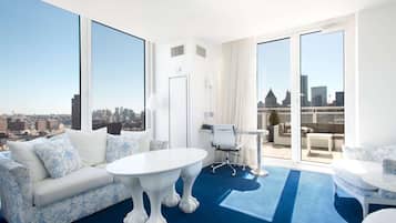 Suite, Balcony (NoMo) | Egyptian cotton sheets, premium bedding, down comforters, in-room safe